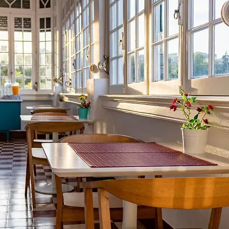 The Luggage Гостевой дом Коимбра